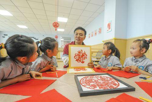 济南高新区长清湖幼儿园自主研发生活化趣味